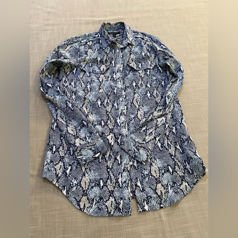 Banana Republic blouse blue snake print. Size Small Tall - Picture 11 of 16